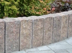 Palisada łupana Mogielica 30MN wysokość 30cm x szerokość 10cm x grubość 9cm kolor bronzyt / Joniec