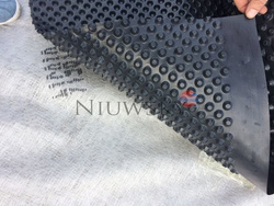 Folia kubełkowa 8 mm, 400 g/m2 rolka 1,5m x 20m 30m2