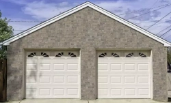 Płytka elewacyjna Piano PP 38x2,5x8 kolor piryt / Joniec