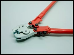 Zaciskarka do łączenia ogrodzeń panelowych