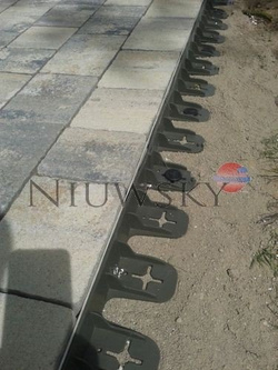 Obrzeże z tworzywa sztucznego wysokość 4,5cm x długość 80cm / Stella Green